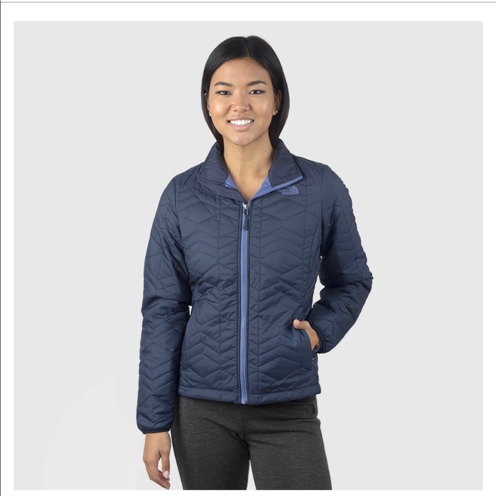 Ladies The North Face Coat - Size M